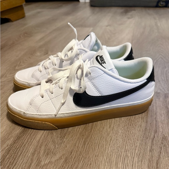 NIKE WOMENS COURT LEGACY SNEAKER - Picture 2 of 7